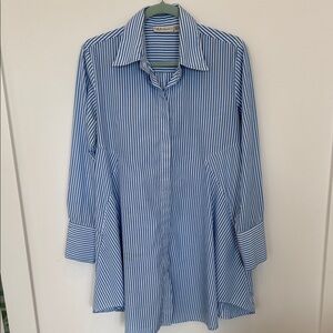 Neiman Marcus Striped Blue and White tunic length flair shirt